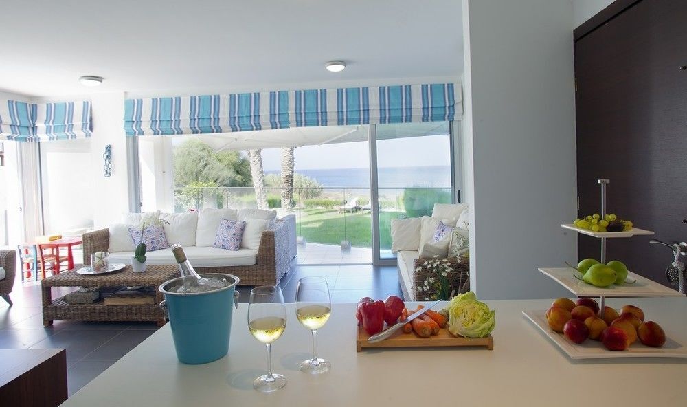 Pernera Beach Hotel 4