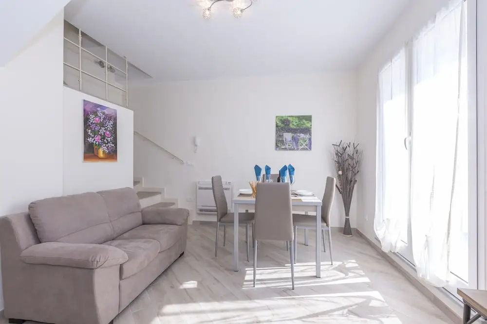 2 Bedrooms Family Apartment with sea view