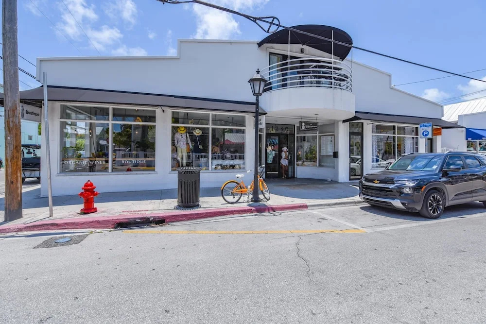 New The Green Pineapple - Balcony on Duval