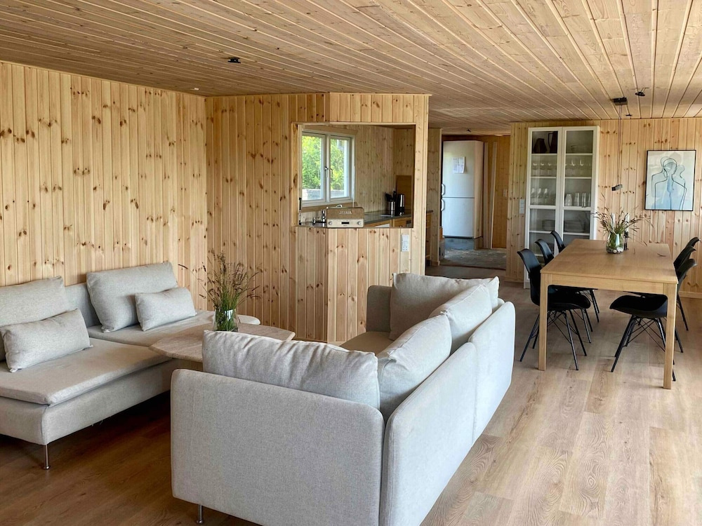 4 Star Holiday Home in Ronde
