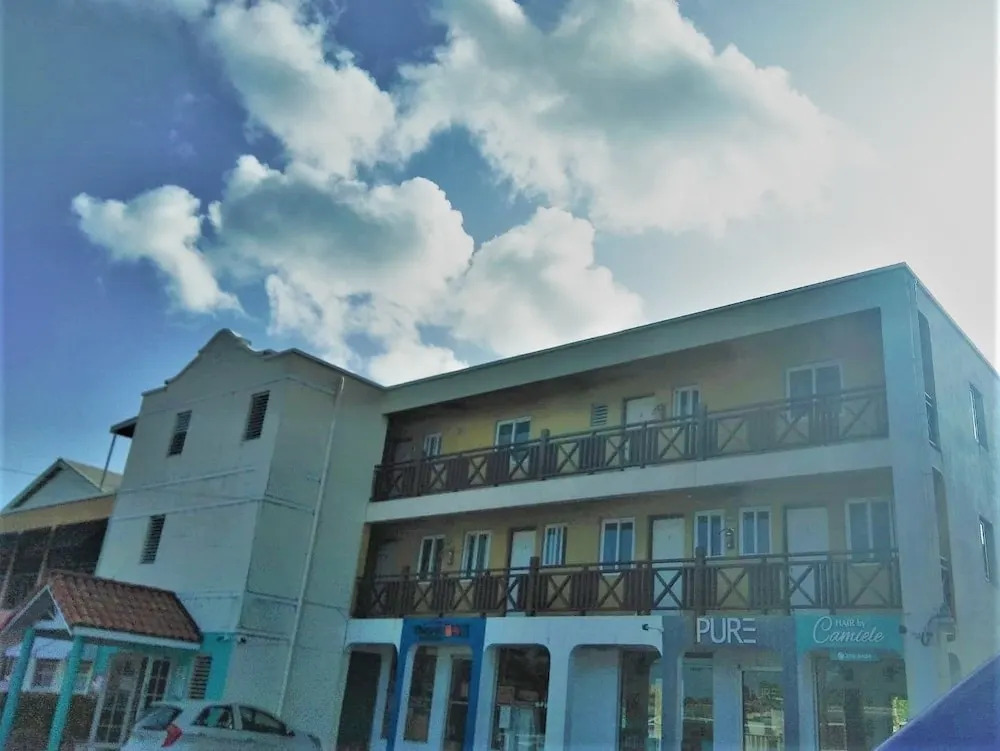 Choj Rentals - Sun Island Apartments