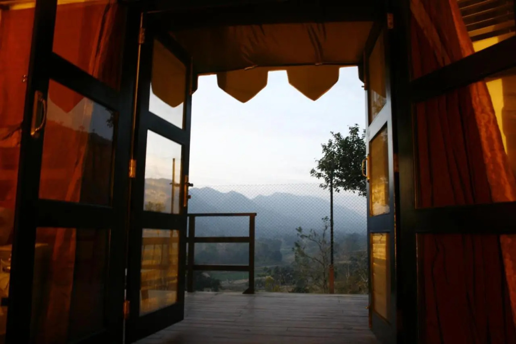 Balcony & Terrace