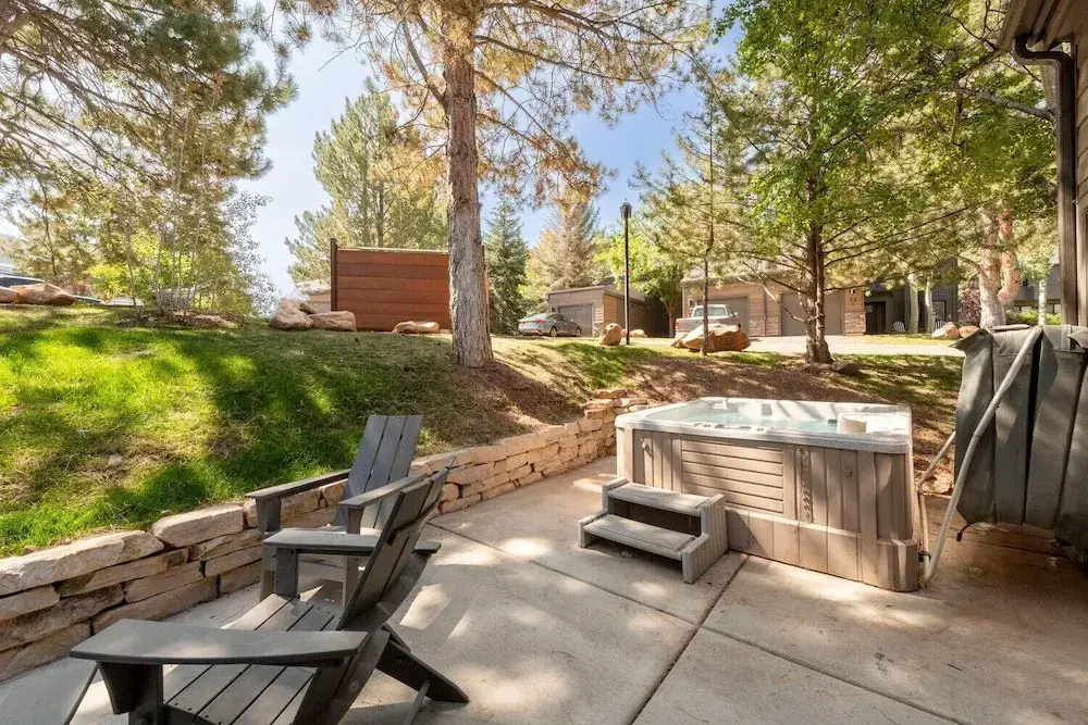 Stylish 4BR Canyons Village-Walk to Cabriolet-Hidden Creek 37D