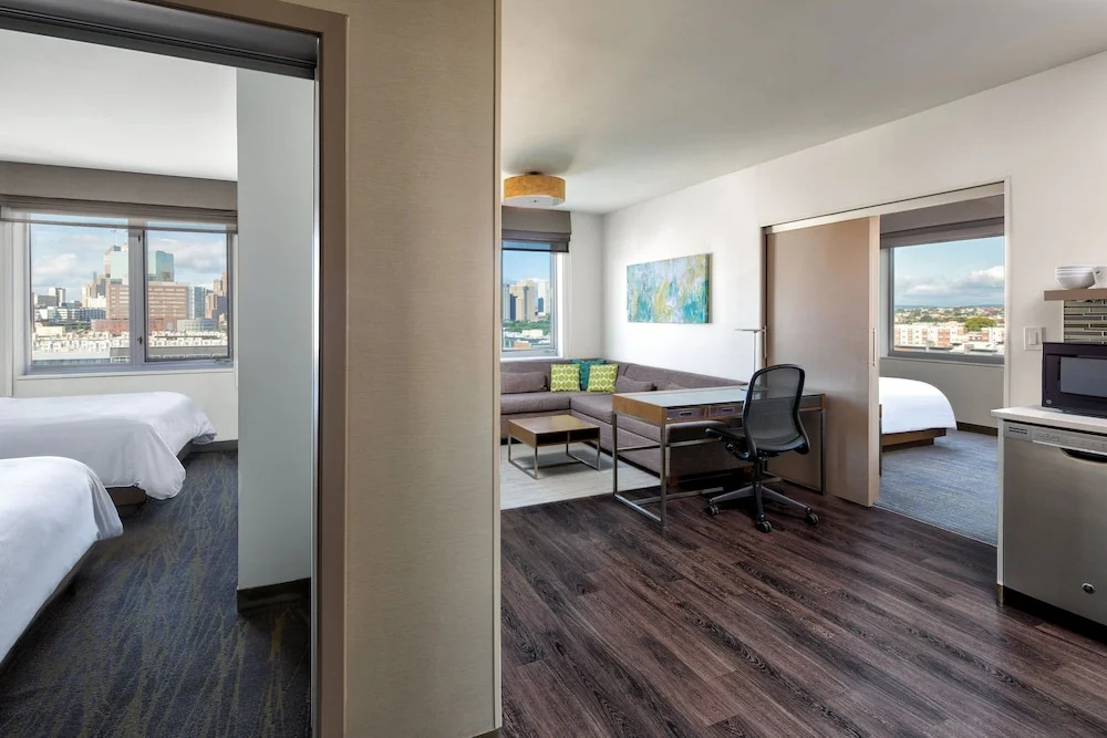 Double Suite (full double bed)