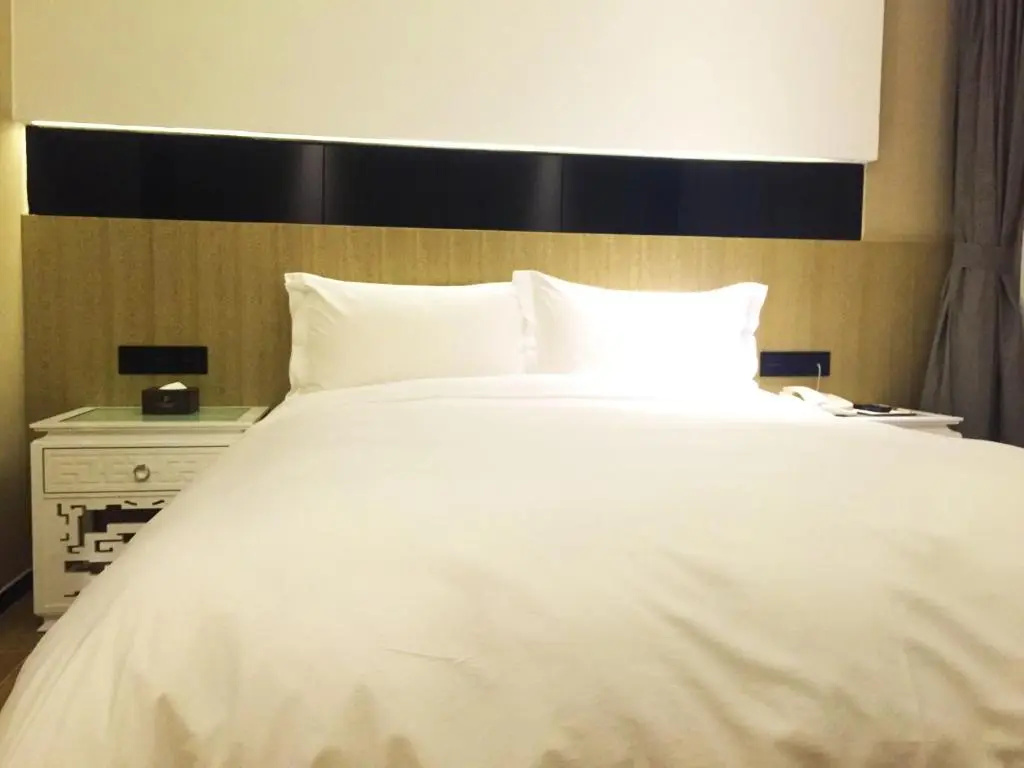 Business Double room (full double bed)