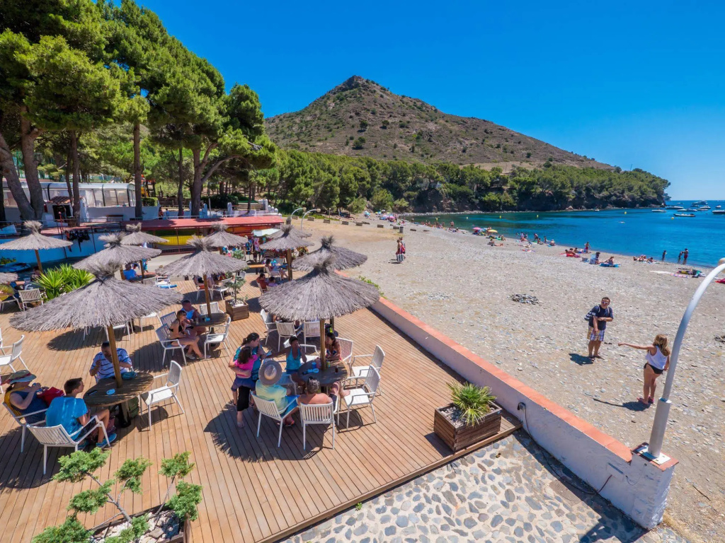 Beach & Waterfront