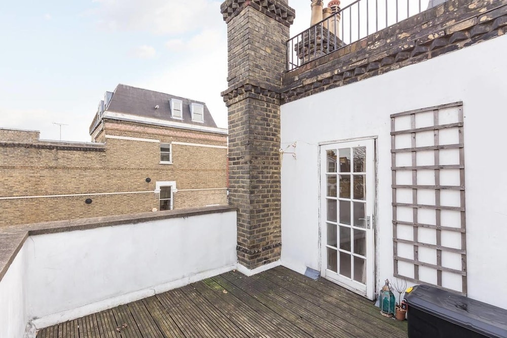 1-bed Flat at the Heart of Fulham & Parsons Green!