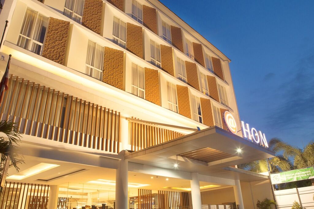 Luxury Malioboro Yogyakarta Hotel image