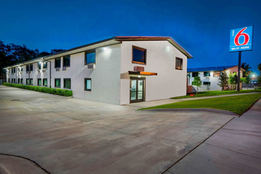 Motel 6 Fort Lauderdale, FL