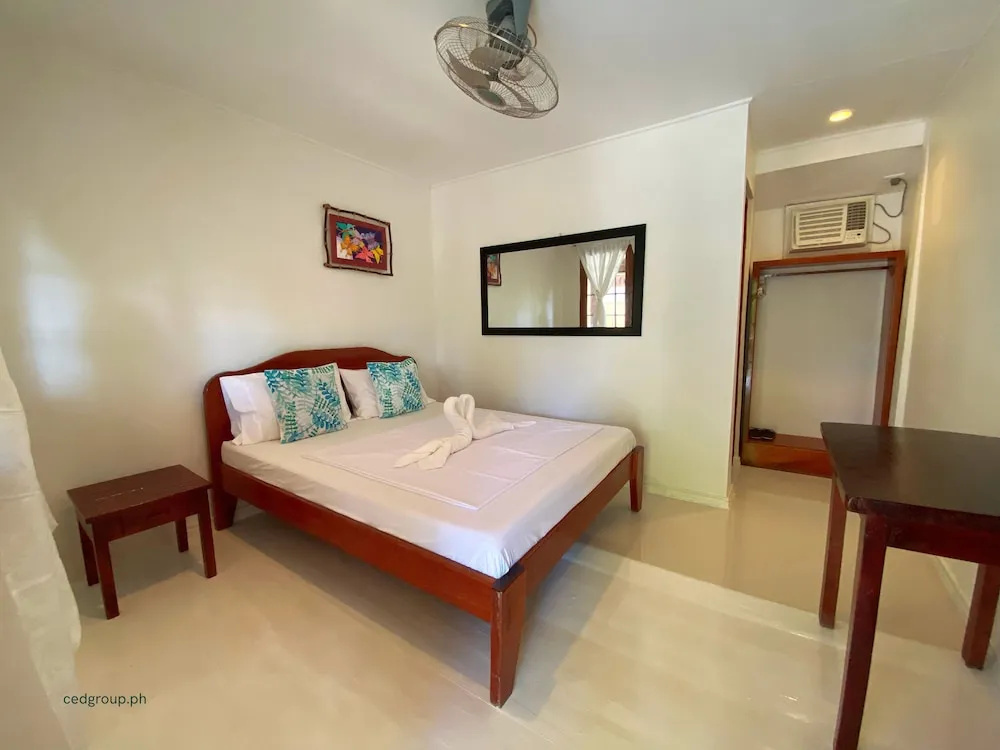 Superior Double room with balcony (full double bed)
