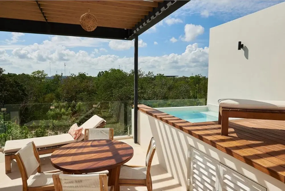 Romantic Penthouse Studio Get Away With Private Splash Pool- PENT HOUSE 3 B- By Salt-Kisses
