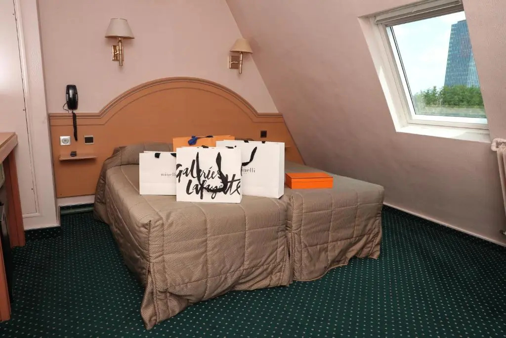 Standard Double room (full double bed)