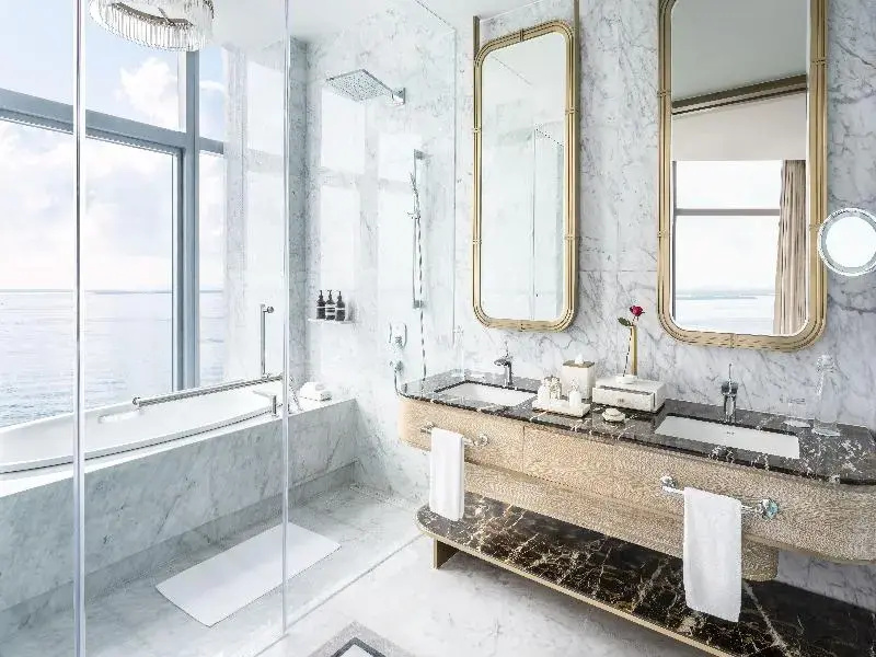 Double Suite with bay view (full double bed)