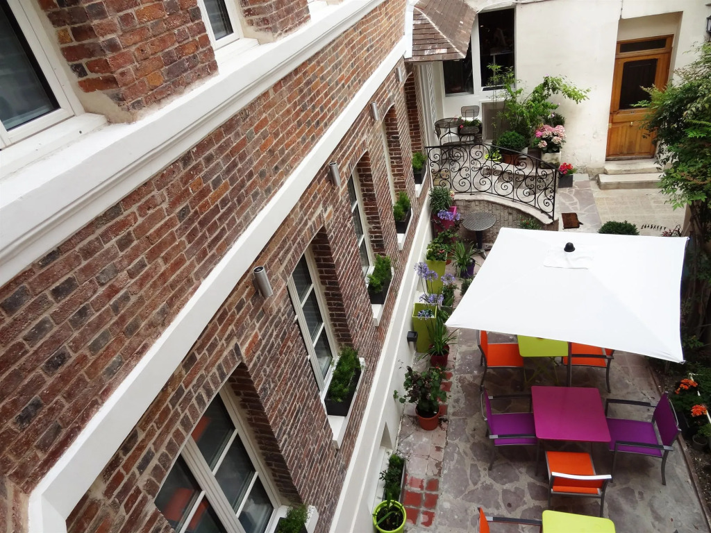 Hotel le Pavillon picture