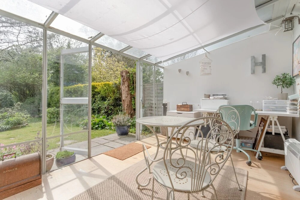2 Bedroom Garden Flat in Brondesbury Park