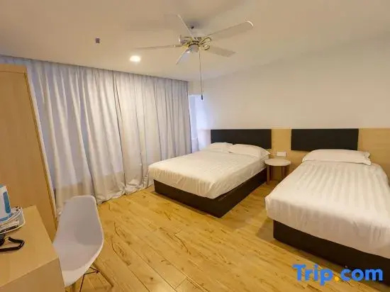 Deluxe Double Family room (full double bed)