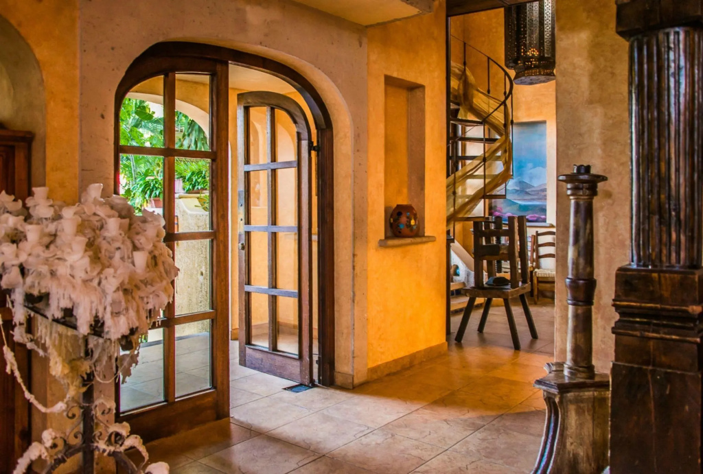 Lobby & Reception
