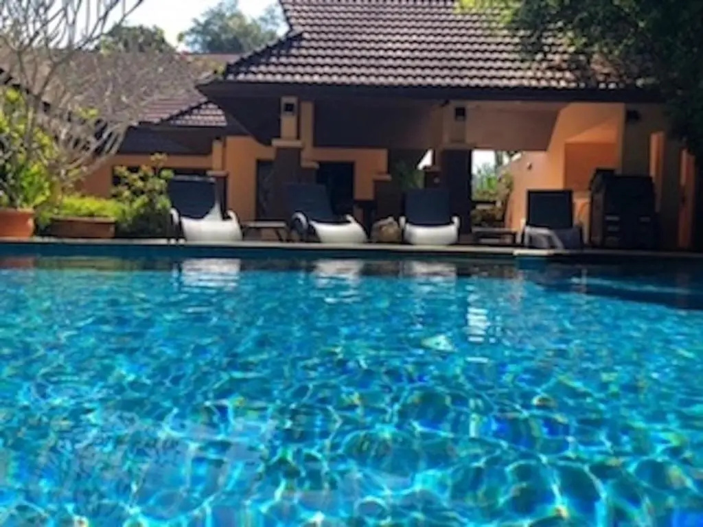 4 Bedrooms Villa