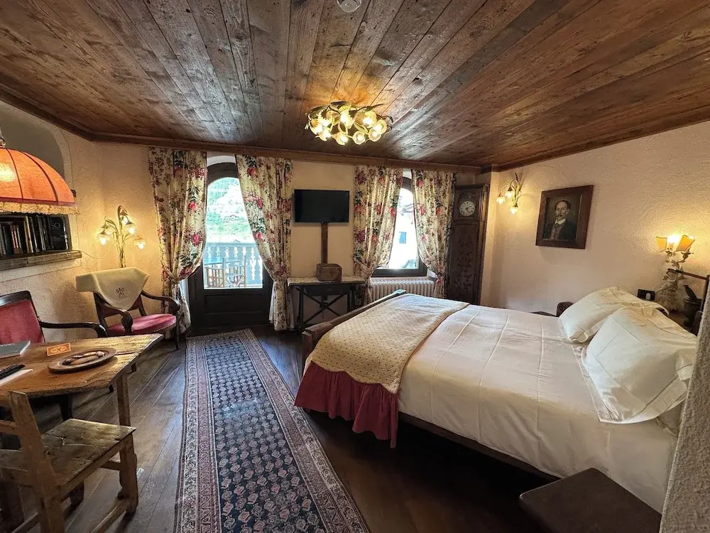 Superior room