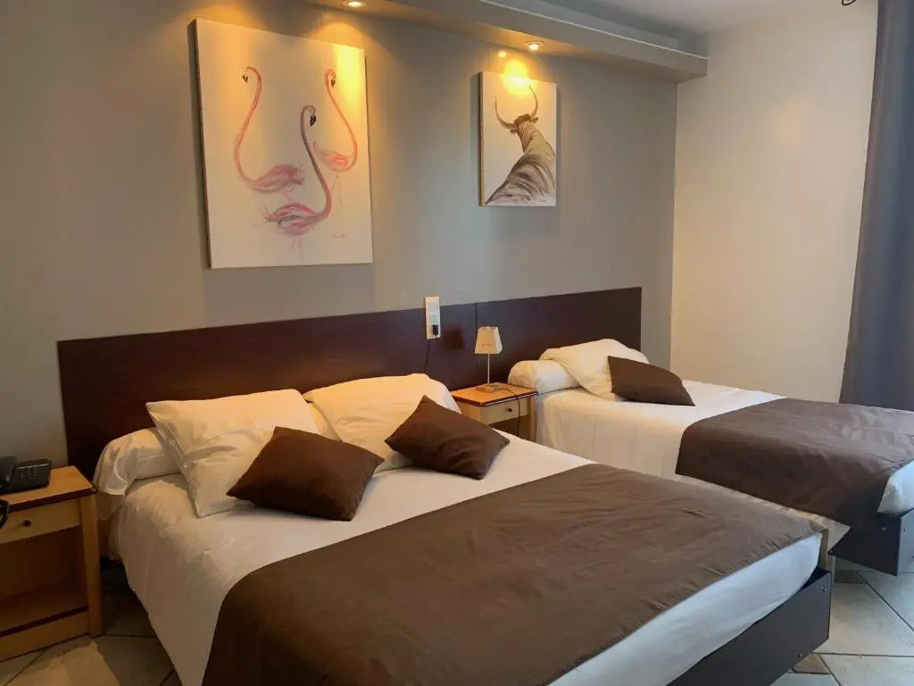 Standard Triple room