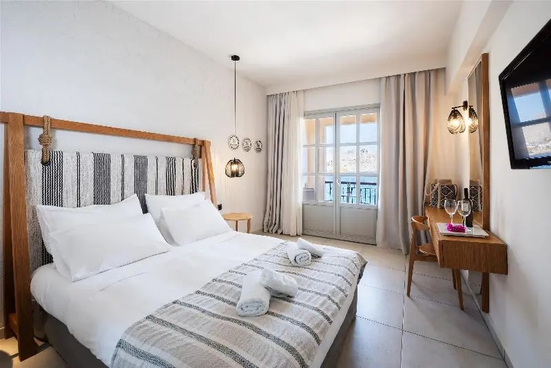 Standard Double room with sea view (full double bed)