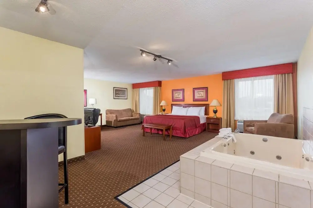 Double Studio Suite (full double bed)