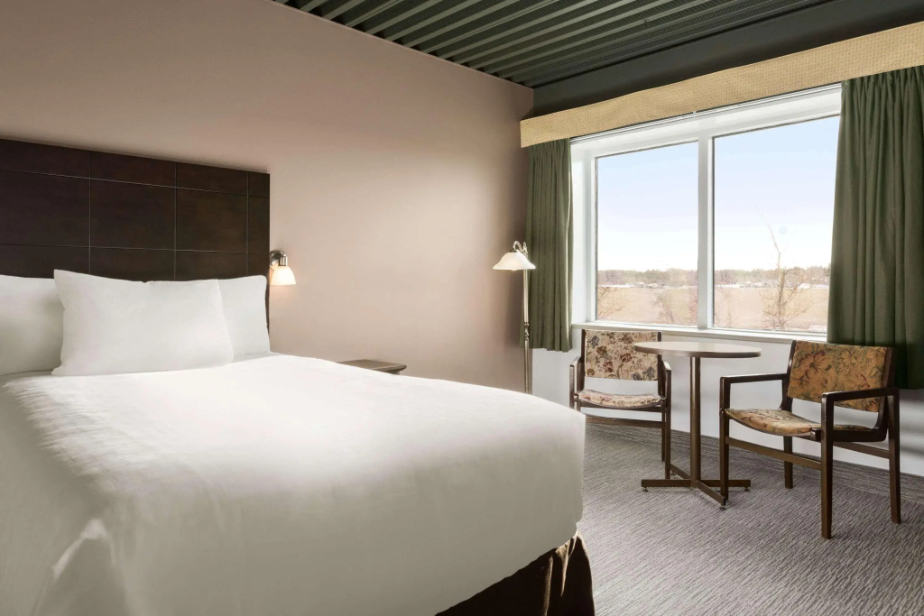 Travelodge by Wyndham Baie-Comeau - фото 5