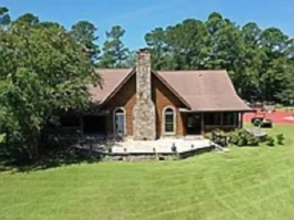 Beachwoods Inn