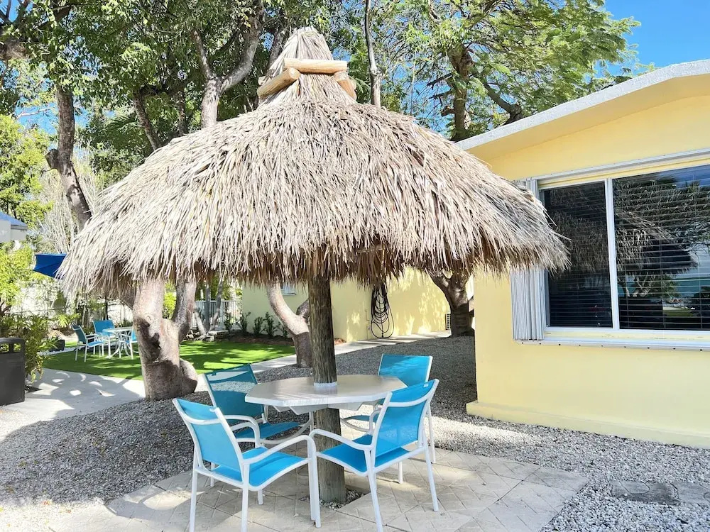 Double Cottage with pool view (full double bed)