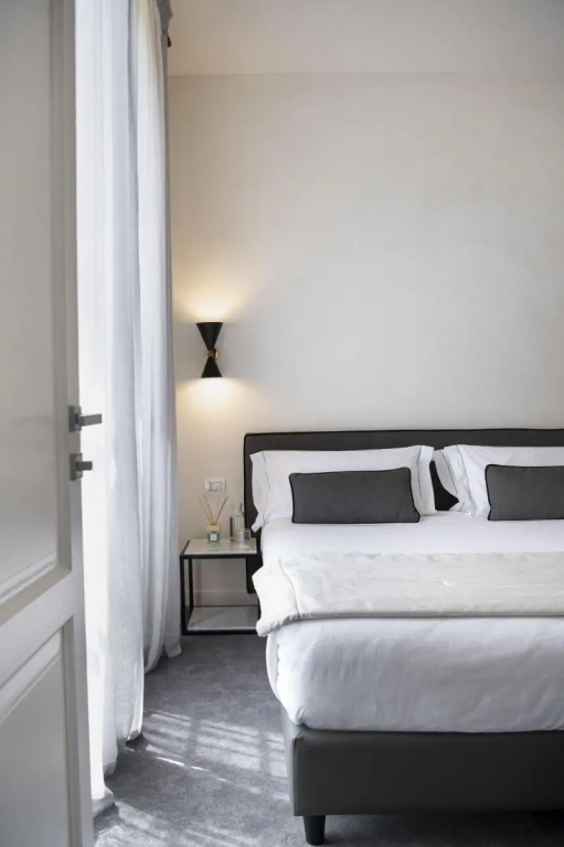 (1)Economy Double room (full double bed) (queen size bed) at Hotel Horto Convento in Florence