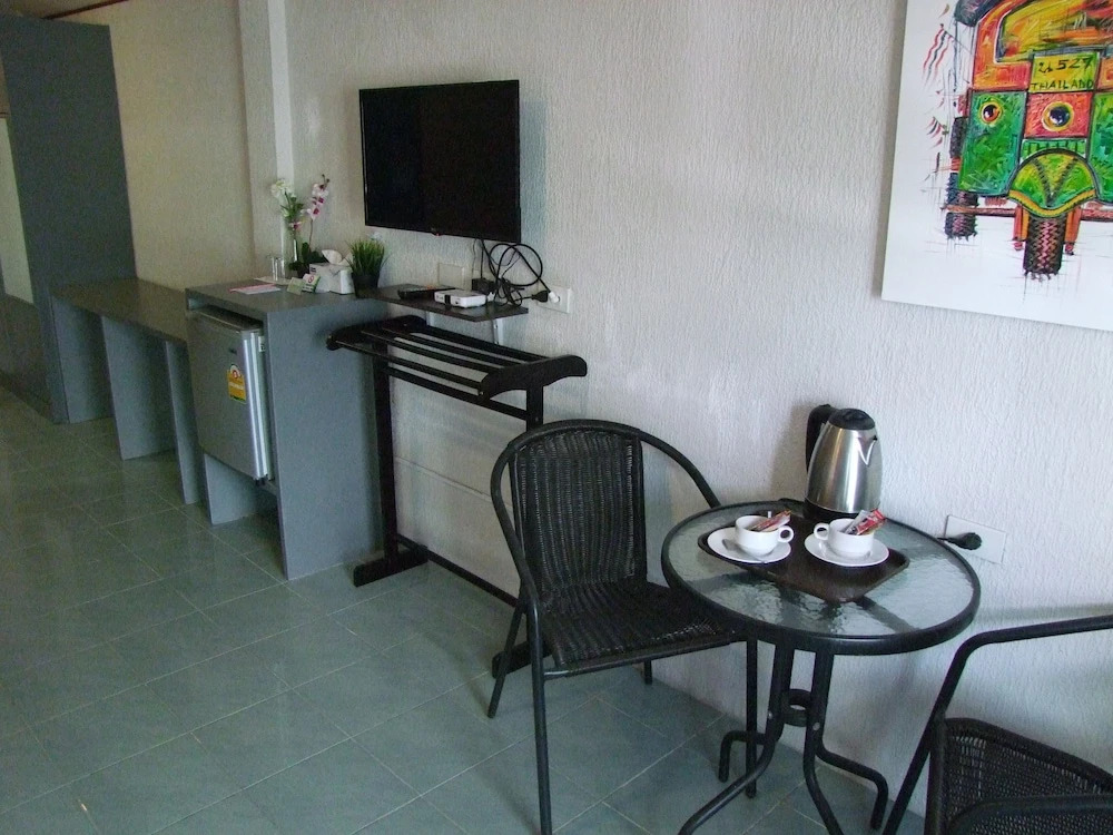 Трёхместный номер Standard в Samui Green Hotel