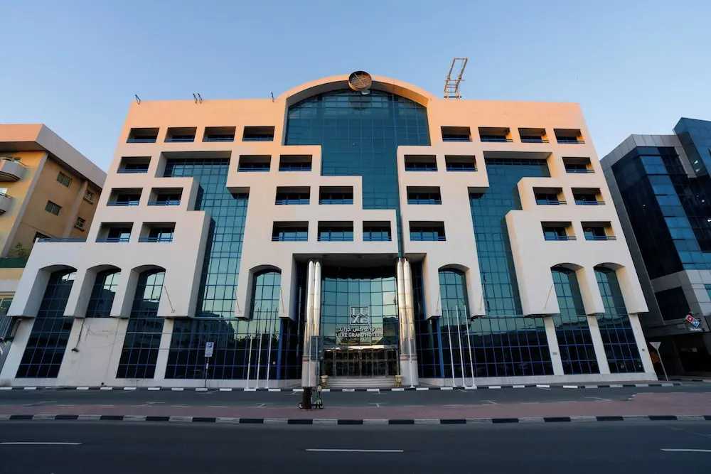 Luxe Grand Hotel