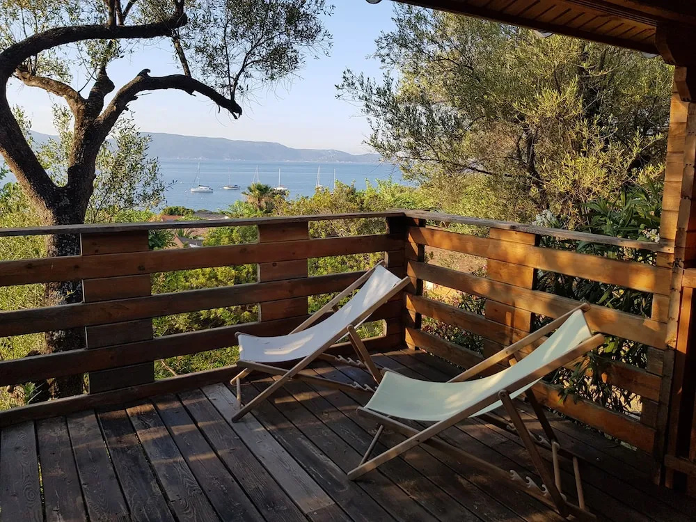 2 Bedrooms Luxury Chalet with balcony and with sea view