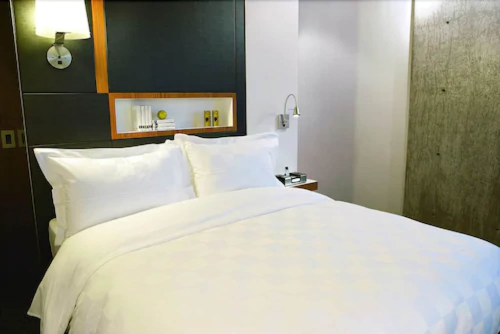 Alt Hotel Toronto Airport by null