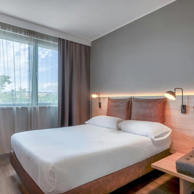 Moxy Verona — 2