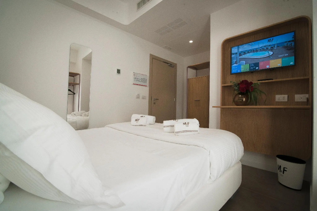 Standard Double room with balcony (full double bed)