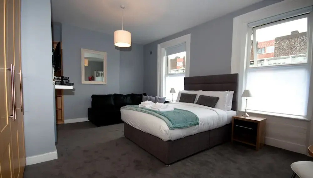 City Studios & Apartments