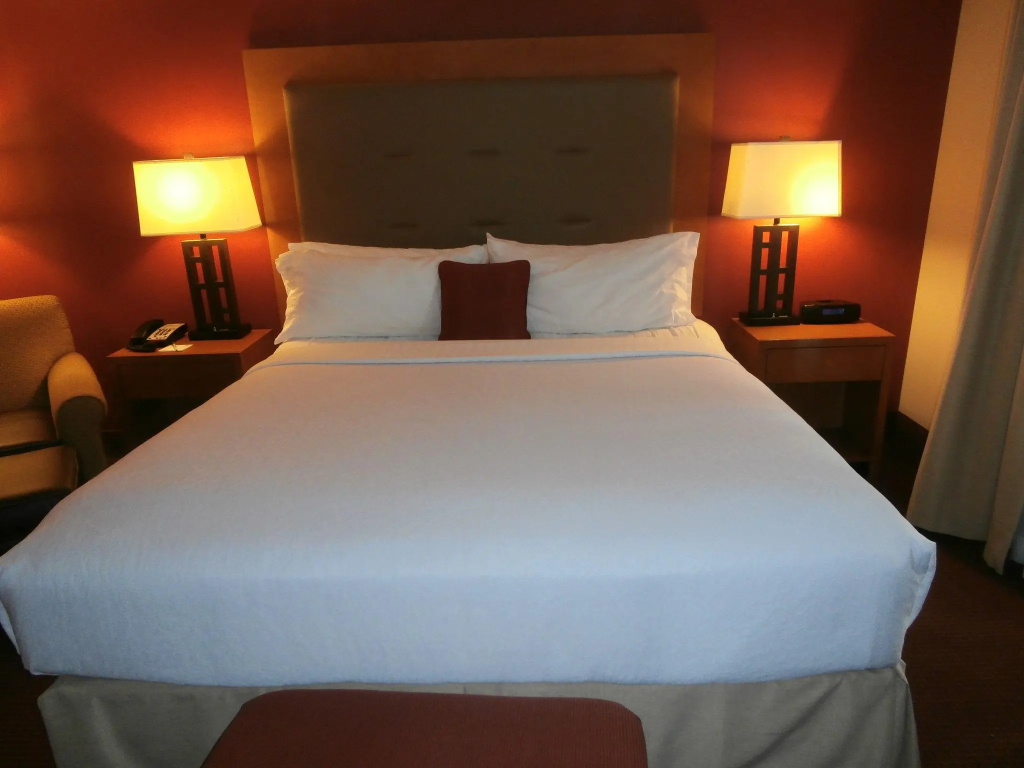 Holiday Inn & Suites Oakland Airport by IHG - Chambres