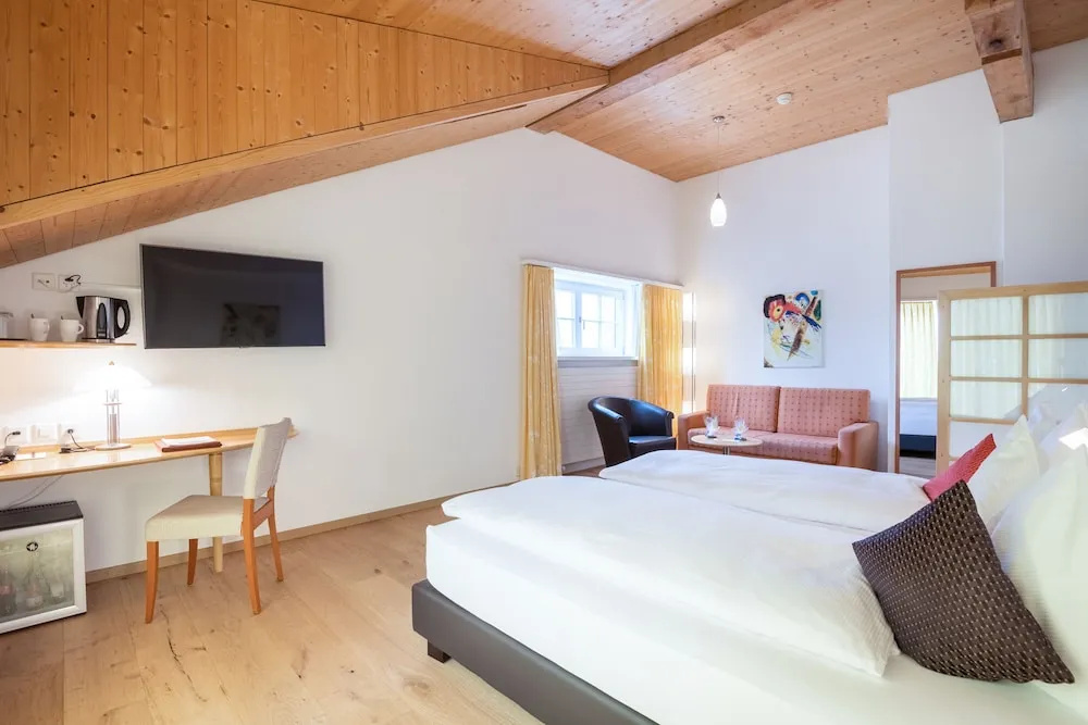 Schweizerhaus Swiss Quality Hotel - Chambres