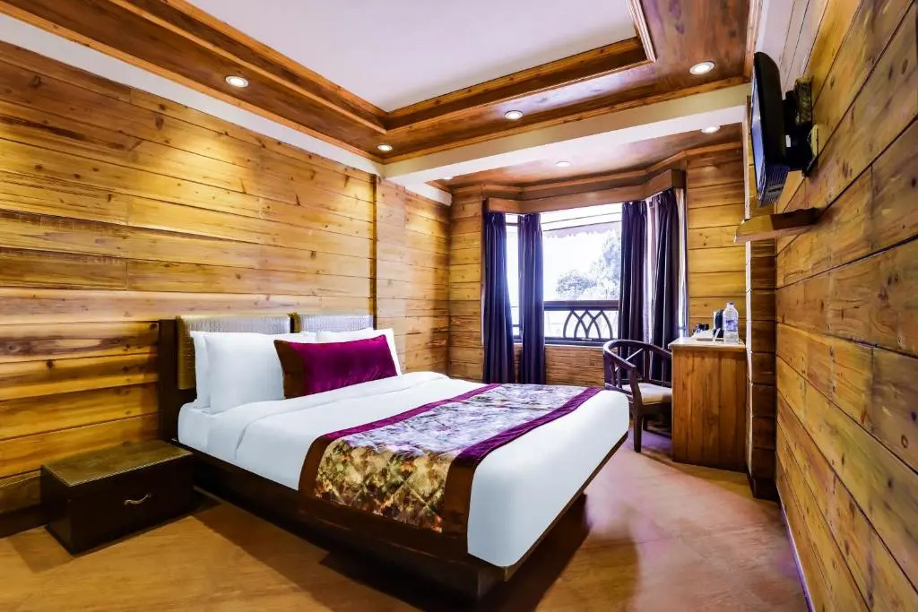 Deluxe Double room (full double bed)