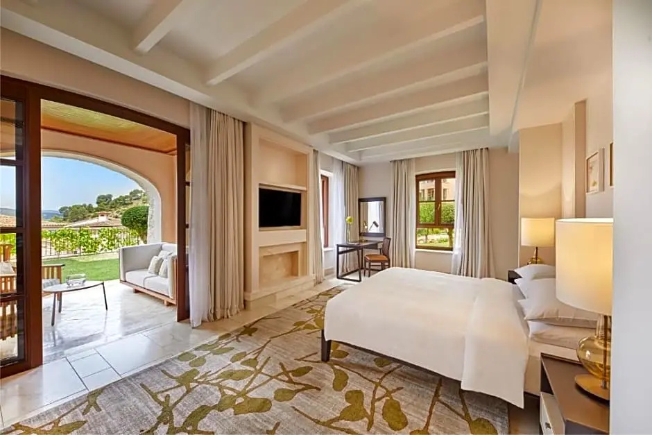 Double Junior Suite (full double bed)