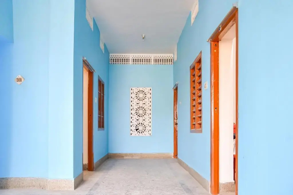 Bobby House by OYO Rooms