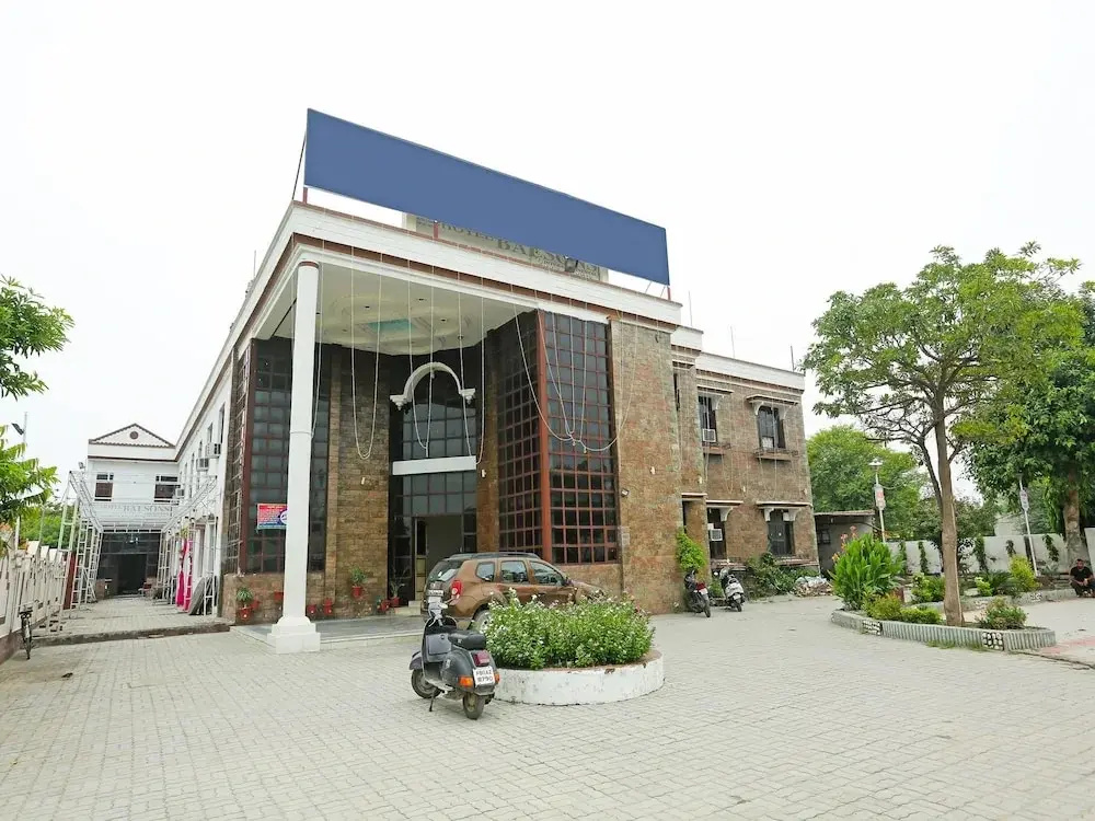 Hotel Balsons By OYO Rooms