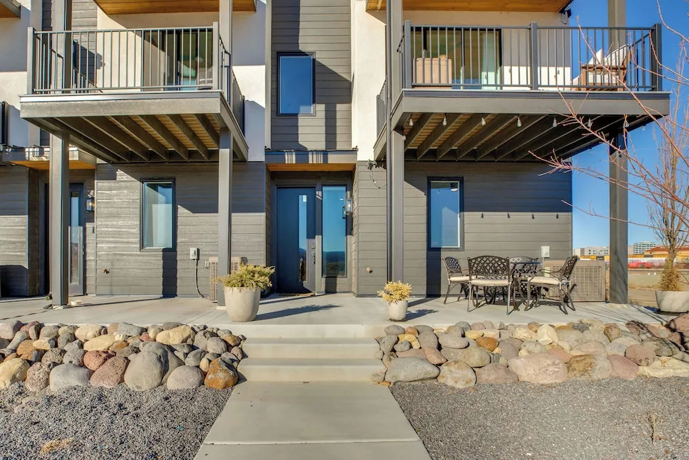 Mtn-view Balcony: Riverside Grand Junction Home!