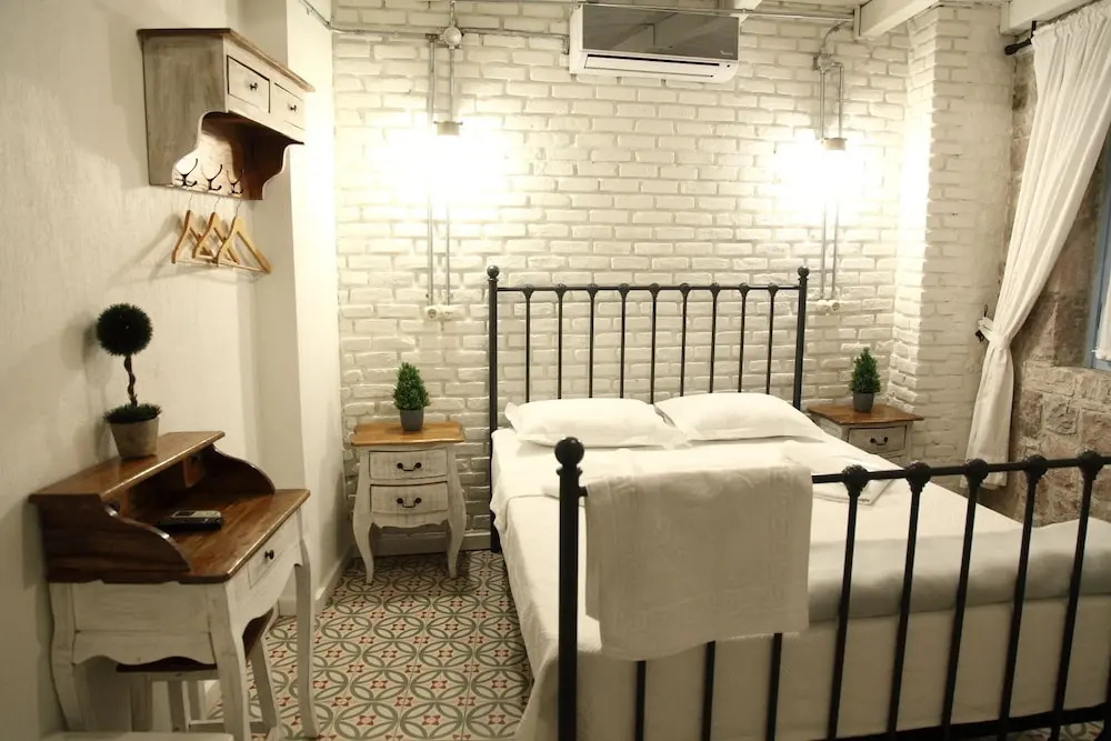 Standard Double room with garden view (full double bed)
