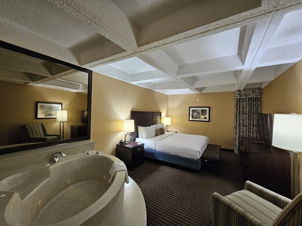 Double Suite (full double bed)