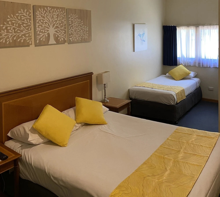 1 Bedroom Standard Double Suite twin beds