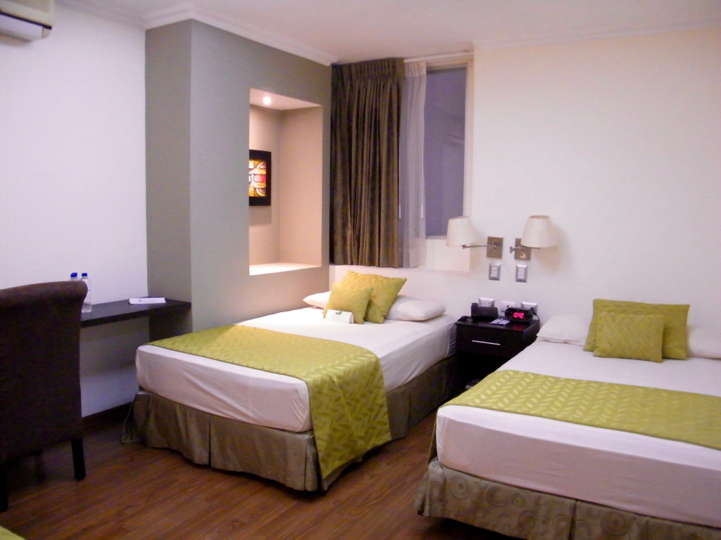 Hotel Ramada — 3