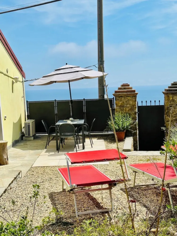 1 Bedroom Cottage with balcony and with garden view