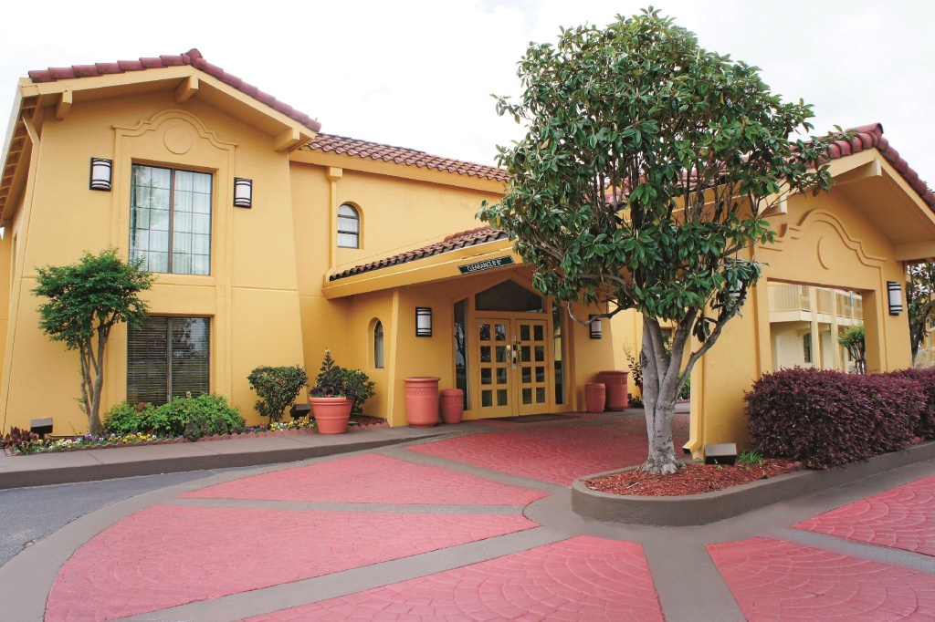 Travelodge by Wyndham Tuscaloosa
